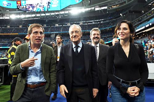 Florentino Perez, în centru // foto: Guliver/gettyimages