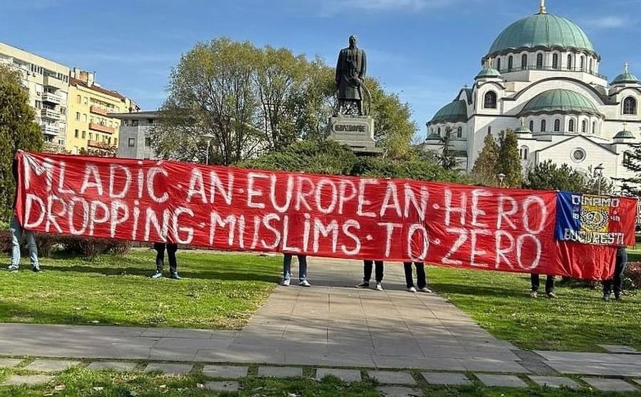 Mesajul afișat de o parte a ultrașilor lui Dinamo la Belgrad, cu câteva ore înainte de Bosnia - România // FOTO: Instagram A dat de pământ cu ultrașii: „Mizerabil! Prostie monumentală, să-i mulțumim lui Dumnezeu că nu avem lume interlopă”