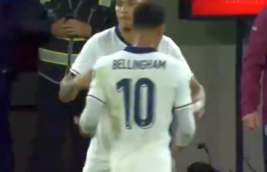 Bellingham, salutându-l pe Rogers la schimbare Bellingham împarte Anglia » Presa e „all in” pe mijlocașul lui Real Madrid, iar Tuchel o ajută: „Să accepte asta!”