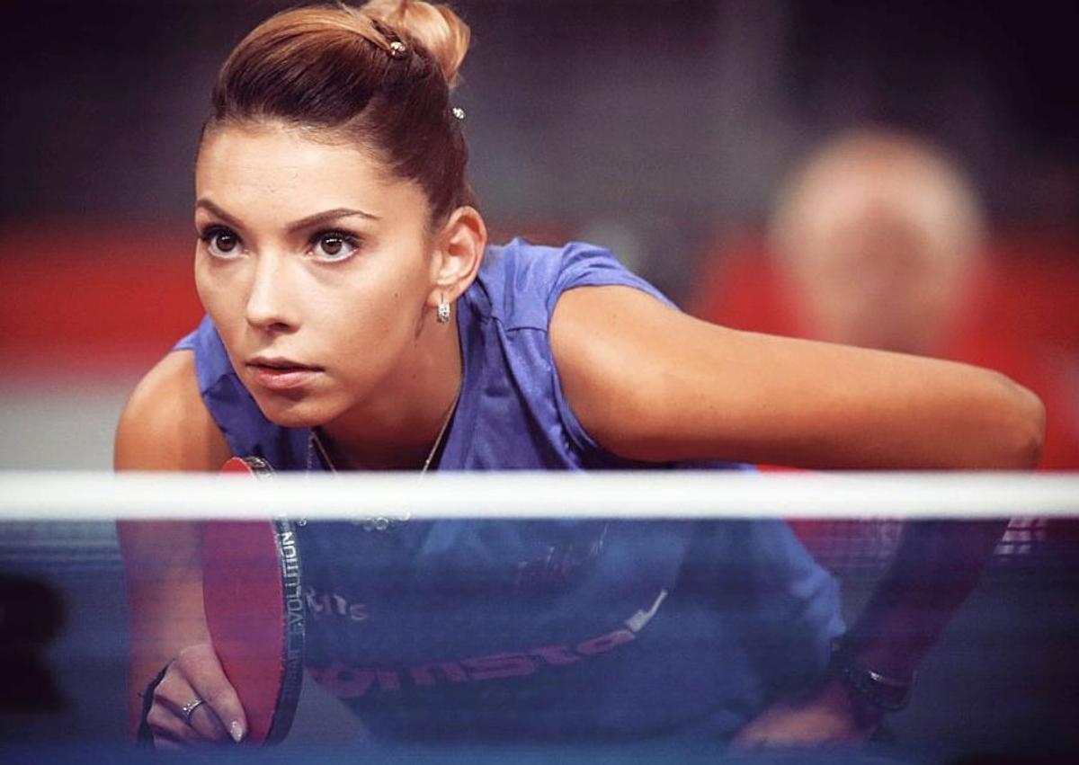 Bernadette Szocs rămâne fit și pe timp de izolare » Cum se antrenează cea mai bună jucătoare de tenis de masă din România