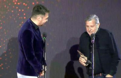 GALA GSP 2019 // VIDEO Ilie Năstase, manifest pe scenă, în momentul primirii trofeului „Legendă GSP”: „Să-i dăm foc legii și să facem una nouă!”
