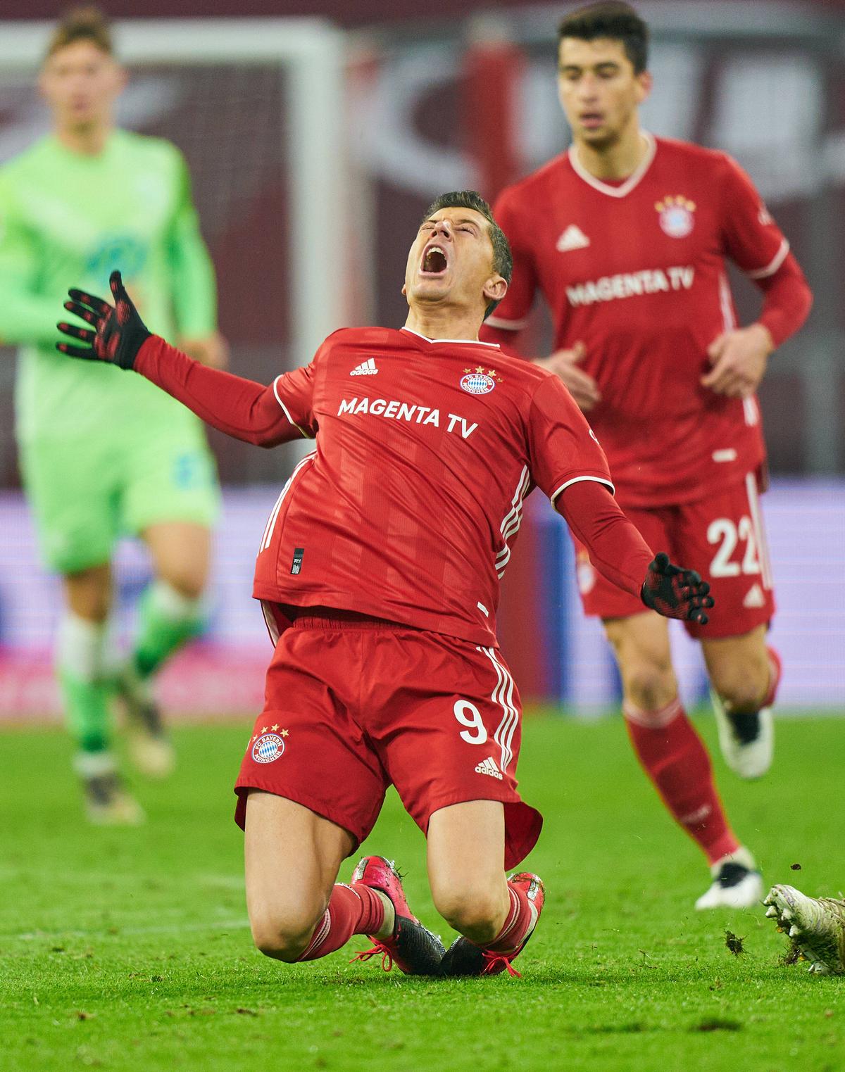 Bayern - Woflsburg - Bundesliga. 16.12.3030