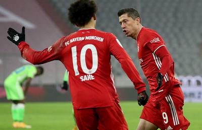 FOTO. Lewandowski, un an fantastic: a depășit 250 de goluri în Bundesliga! Diseară va fi ales jucătorul anului de FIFA