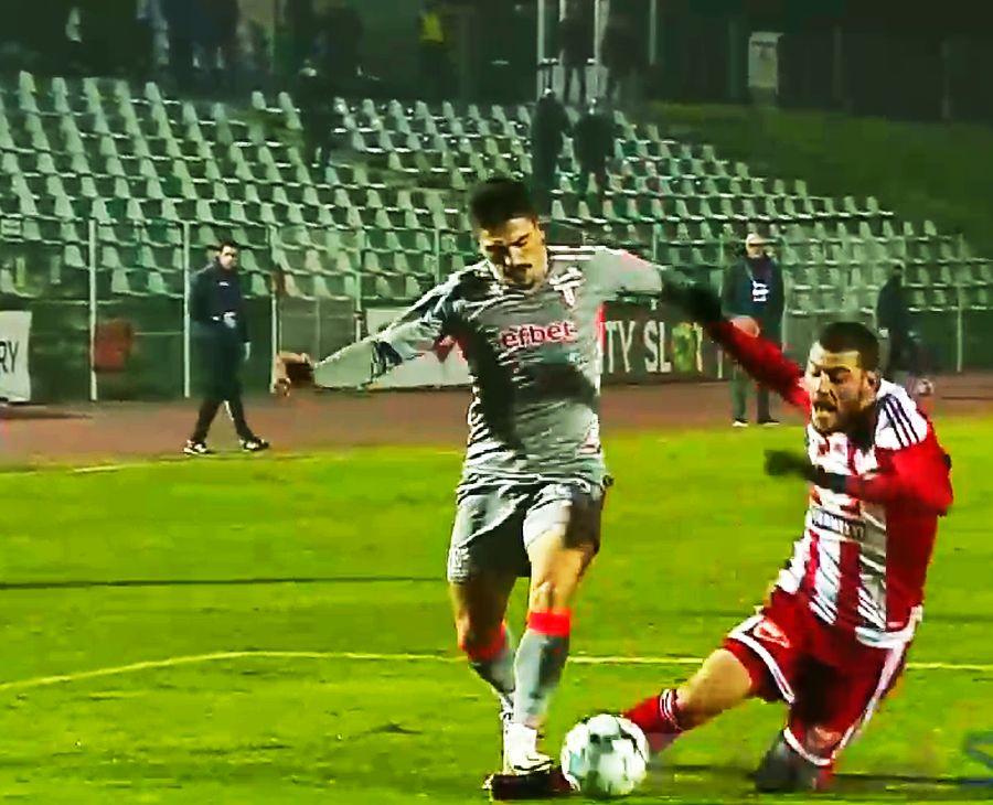 FOTO: Captură TV @Digi Sport 1 VIDEO+FOTO Sepsi și UTA au cerut câte un penalty în prima repriză! Deciziile luate de Horia Mladinovici