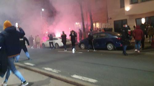 Fanii lui Dinamo au creat un spectacol pirotehnic deosebit înaintea partidei cu CFR Cluj, din runda cu numărul 14 a Ligii 1.