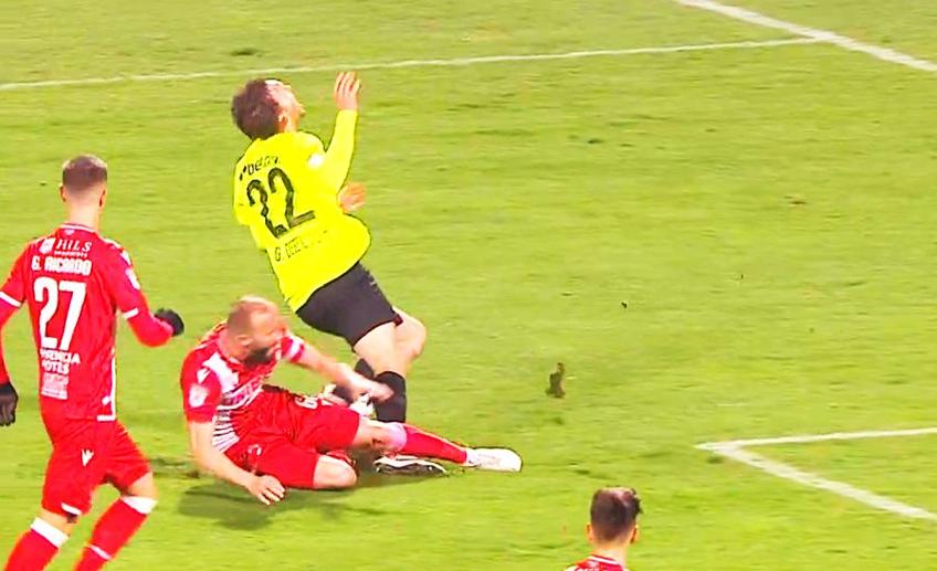 Ante Puljic (33 de ani) a comis un penalty în finalul primei reprize din Dinamo - CFR Cluj, la scorul de 0-1. Fundașul croat are cele mai mai multe greșeli de acest gen din Liga 1.