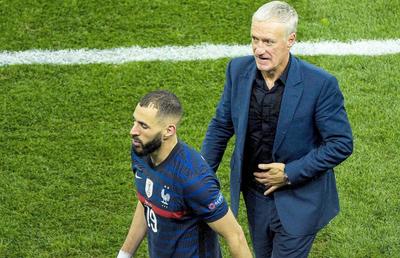 La „cuțite” » Motivul pueril pentru care s-ar fi rupt relația Deschamps - Benzema. E gata să boicoteze finala!