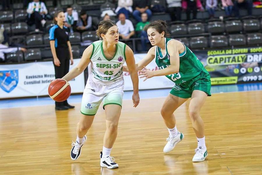Borislava Hristova (stânga) a înscris 8 puncte joi seară. FOTO Brigitta Miska Victorii pe linie pentru Sepsi în Eurocup! Covăsnencele și-au aflat adversara din „șaisprezecimi”