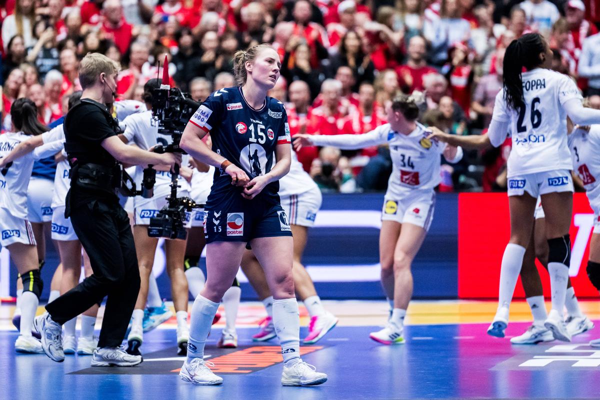 Cele mai spectaculoase imagini de la finala Campionatului Mondial de handbal feminin, Franța - Norvegia
