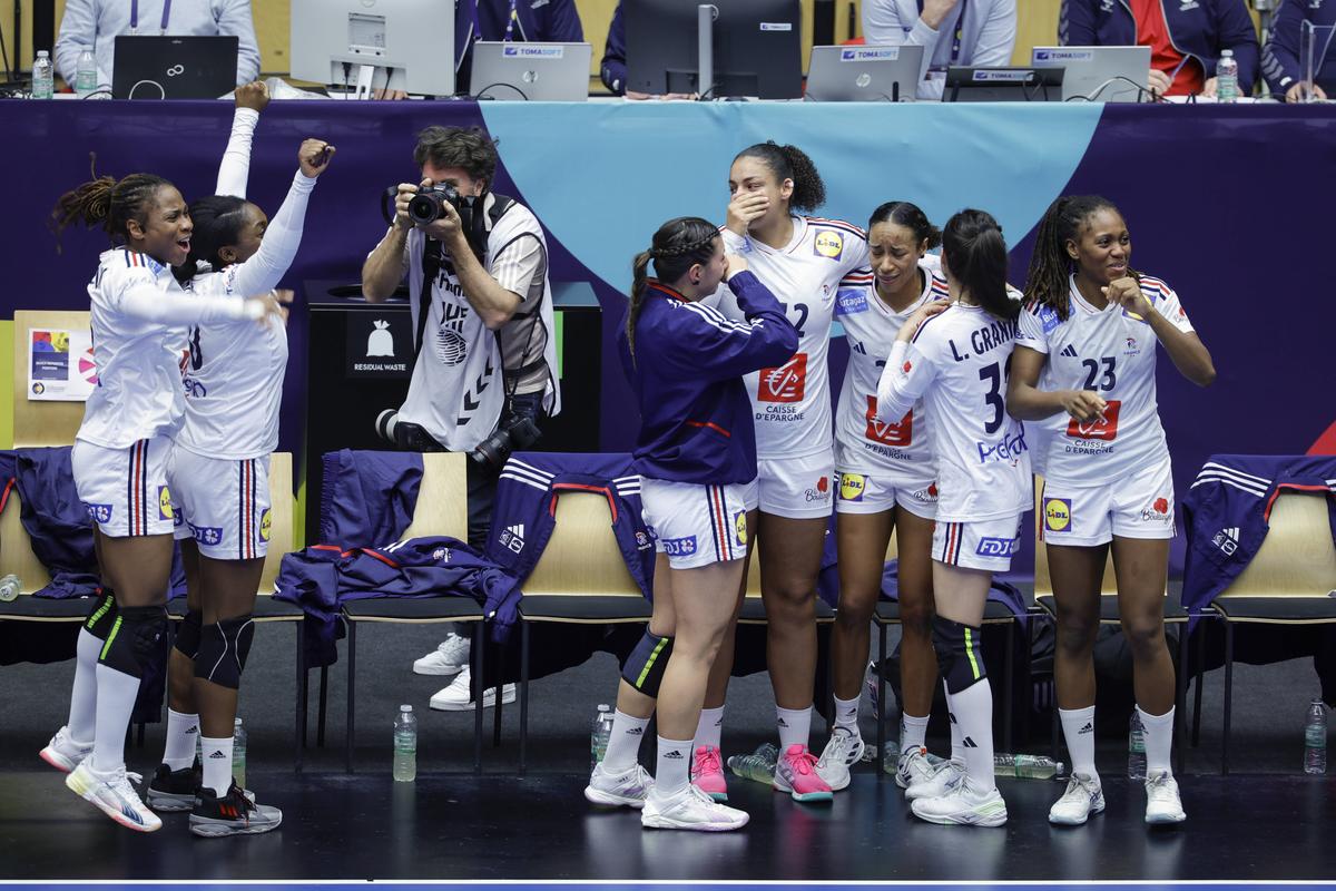 Cele mai spectaculoase imagini de la finala Campionatului Mondial de handbal feminin, Franța - Norvegia