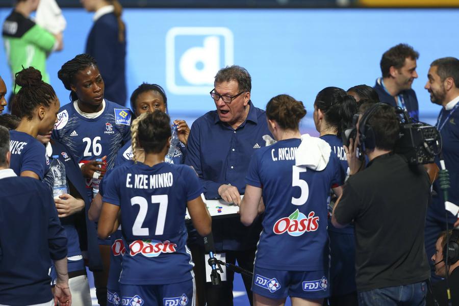 Olivier Krumbholz în 2017 la al doilea titlu mondial FOTO Imago Marele Olivier Krumbholz își ia adio de la Campionatul Mondial cu o finală de azi, împotriva Norvegiei: „Prima mea meserie este să fiu educator”