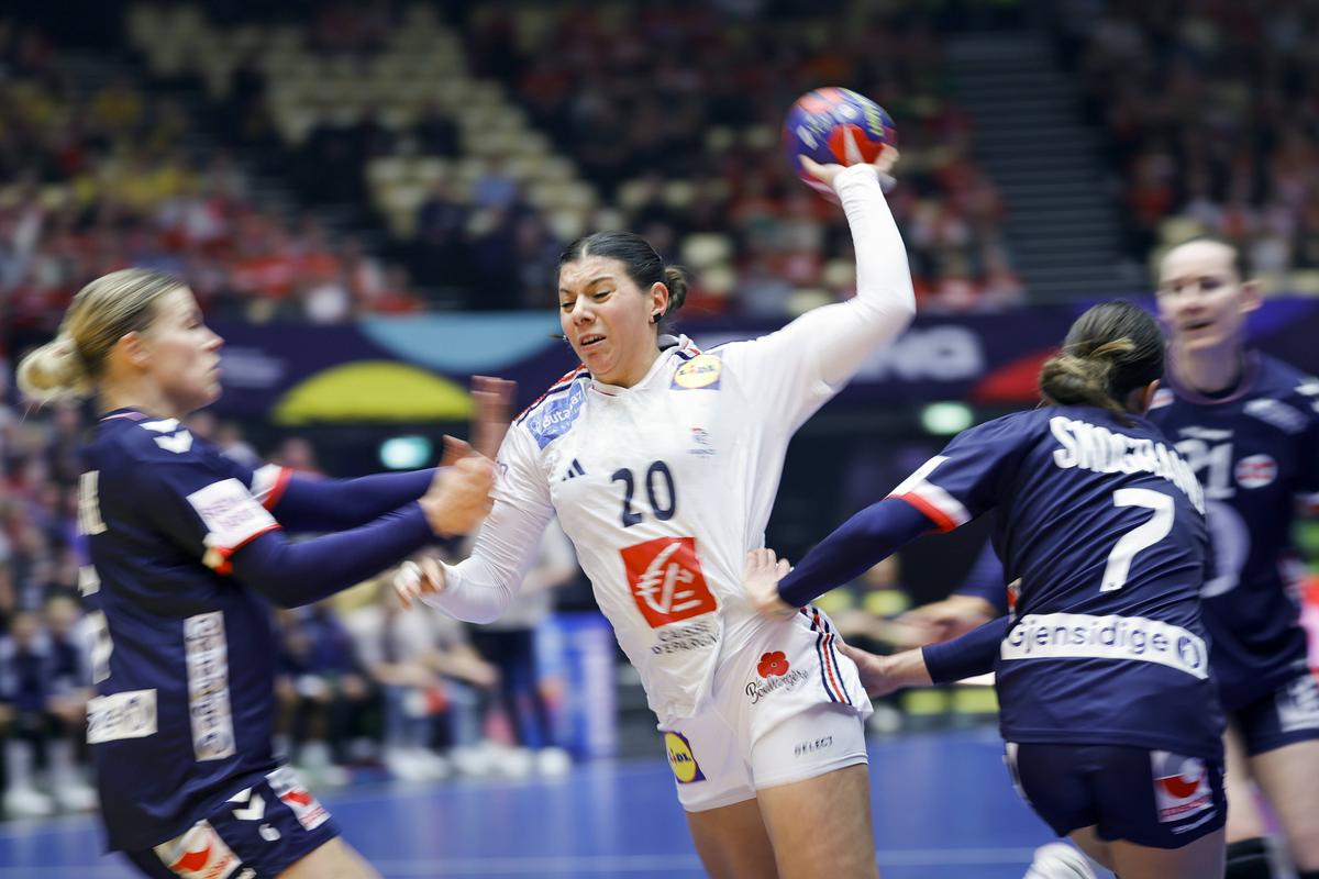 Cele mai spectaculoase imagini de la finala Campionatului Mondial de handbal feminin, Franța - Norvegia