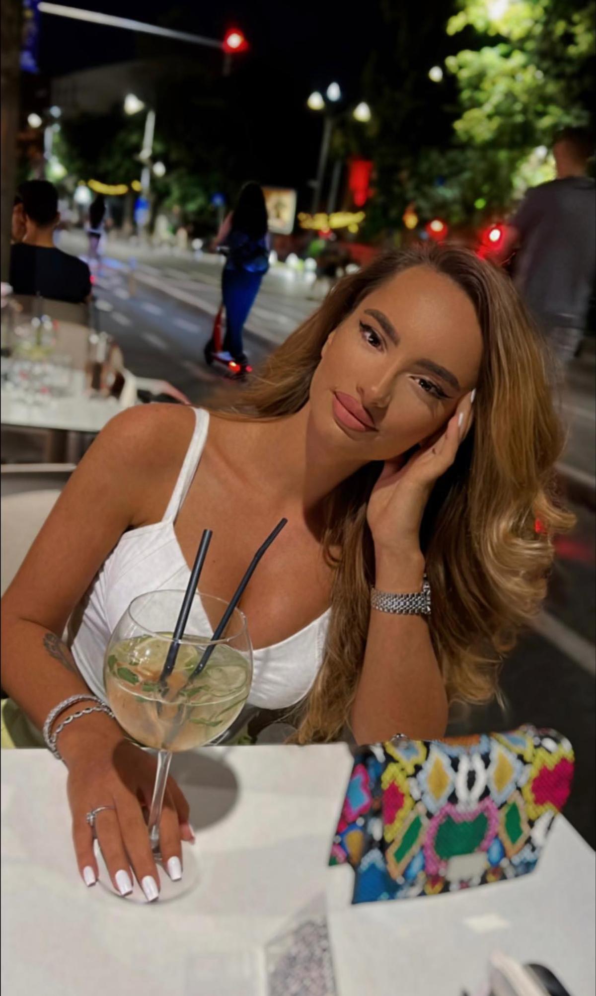 Lorena îți taie răsuflarea în „vulcanul” din Giulești! „Drogul acesta vişiniu m-a cuprins”