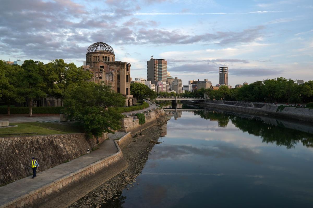 După ani de așteptare, japonezii au ridicat noul stadion de la Hiroshima » Imagini impresionante: ce reprezintă „zidul Căpitanului Tsubasa”