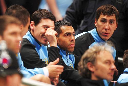 Costel Pantilimon, în dreapta, alături de Carlos Tevez și Gareth Barry // foto: Guliver/gettyimages