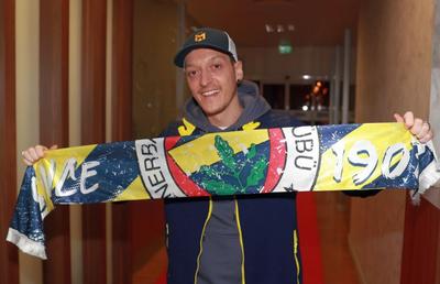 Împărat la Istanbul! Suma uriașă pe care o câștigă Mesut Ozil la Fenerbahce