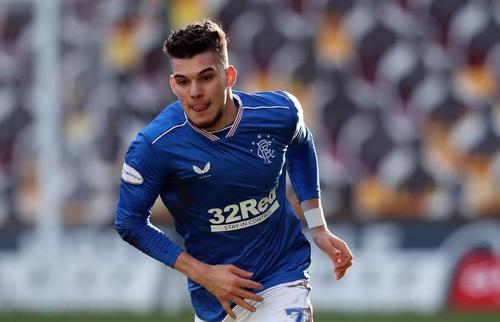 Paul Georgescu, fostul profesor de sport al lui Ianis Hagi (22 de ani, mijlocaș ofensiv), a vorbit despre fotbalistul lui Rangers.