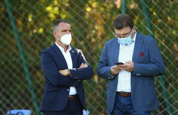 EXCLUSIV Lovitură pentru Cortacero! Membrii din Consiliul de Administrație de la Dinamo l-au mazilit pe omul său