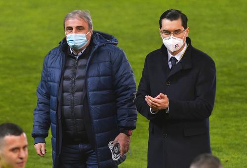 După ce au fost refuzați de toți cei pe care i-au dorit, Burleanu și Stoichiță se află în postura de a negocia acum cu Edi Iordănescu și Adrian Mutu.