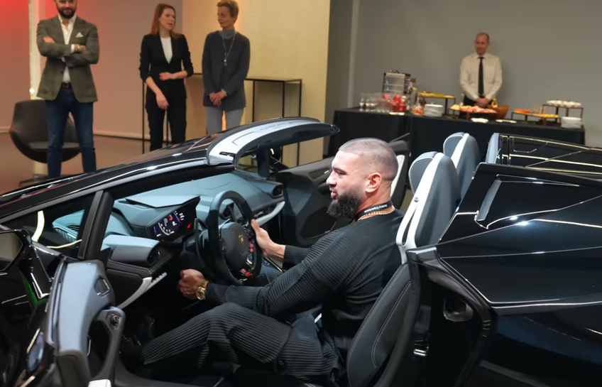 Vloggerul Dorian Popa a investit 300.000 de euro într-un spectaculos Lamborghini Huracan.