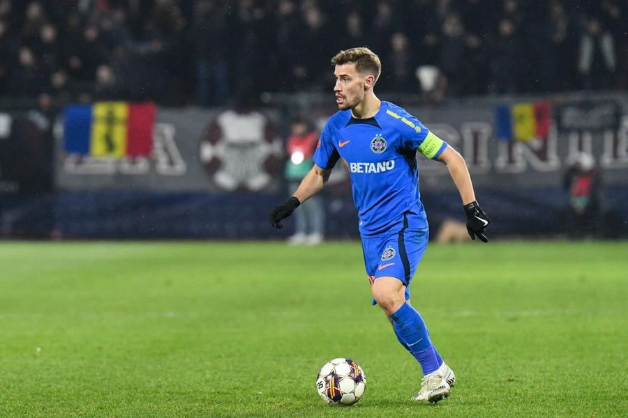 Chiar dacă este golgheter în SuperLiga, Darius Olaru (25 de ani) nu este pe placul lui Adrian Porumboiu (73 de ani), fostul patron de la FC Vaslui. foto: Imago Images Jucătorul de la FCSB criticat de Porumboiu: „La fiecare atingere, pac, cade ba pe burtă, ba pe fund”