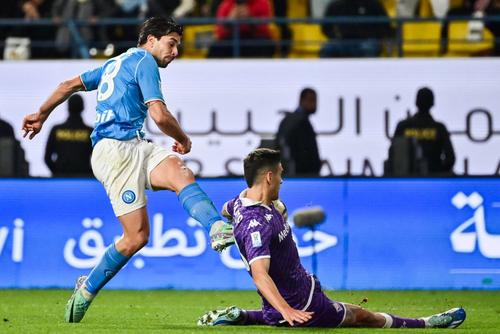 Napoli a învins Fiorentina fără drept de apel, scor 3-0, și s-a calificat în finala Supercupei Italiei. foto: Imago Images