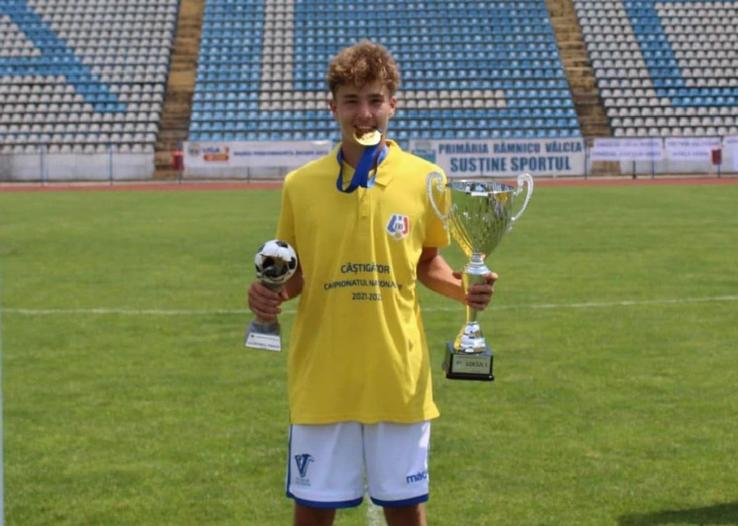 Alexandru Ionică e campion național cu Unirea Bascov / Sursă foto: Facebook