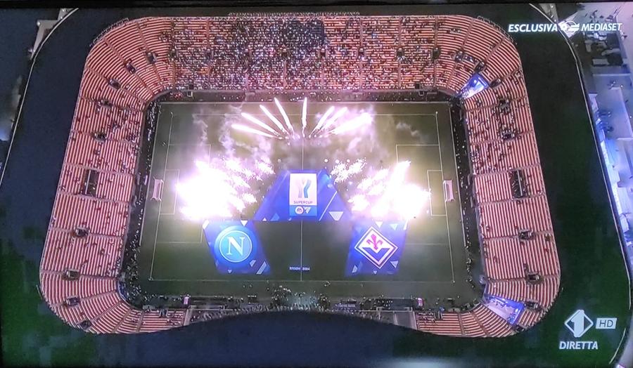 KSU Stadium, din Riyadh, are o capacitate de 25.000 de spectatori Napoli - Fiorentina, victorie clară și calificare în finala Supercupei Italiei pentru echipa lui Mazzarri