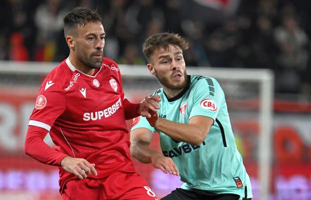 Un nou „caz Ciobotariu” în Superligă » Forțează mâna patronului și vrea să plece acum la adversară