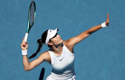 Emma Răducanu, spulberată la Australian Open: a pierdut 1-6, 0-6