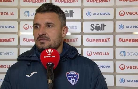 Constantin Budescu, prima reacție după ce a vrut să își scoată colegii de pe teren » Atac virulent: „Dacă mă iei la mișto, nu mai are rost să stau pe teren!”