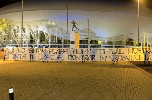 Mesaj afișat la miezul nopții de ultrașii lui FCU Craiova, foto: Facebook