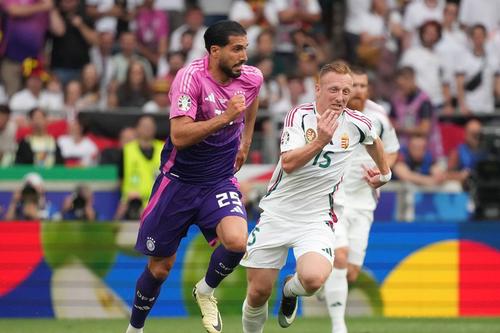 Emre Can (stânga) și Laszlo Kleinheisler (dreapta) / Foto: Imago Images