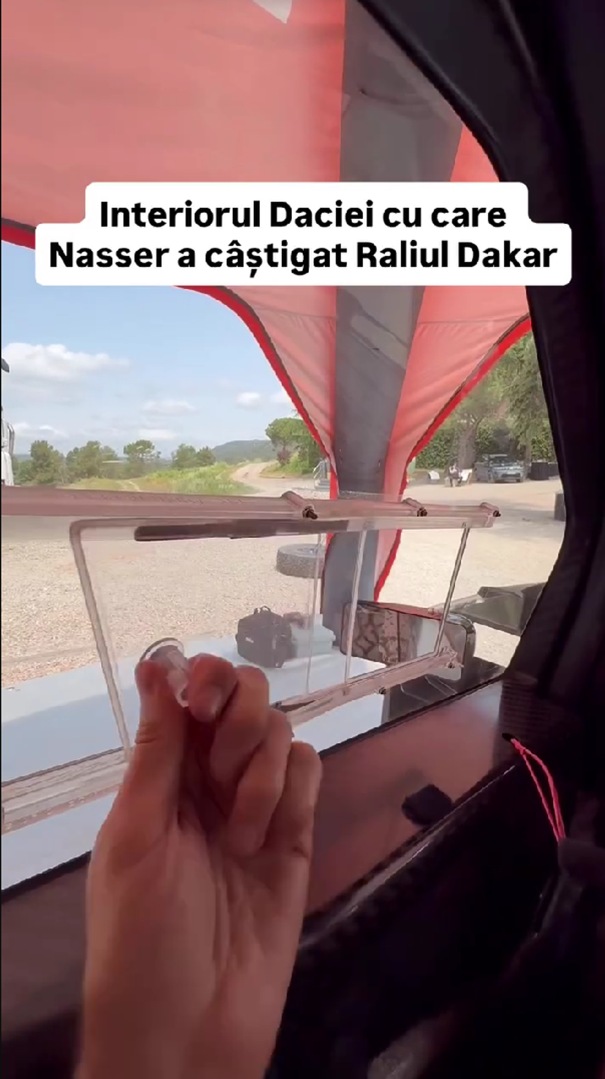 Cum arată interiorul Daciei care a scris istorie la Dakar
