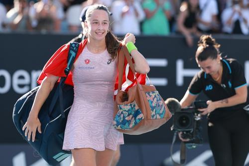 Momente de panică în timpul meciului dintre Ekaterina Alexandrova și Zeynep Sonmez // FOTO: Getty Images