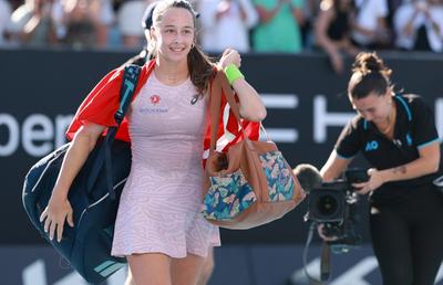 Panică la Australian Open » A leșinat la marginea terenului