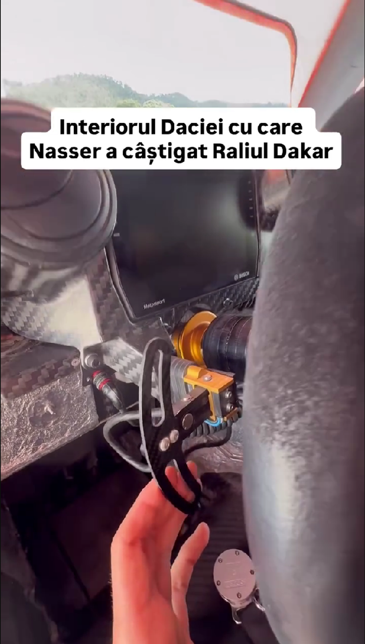 Cum arată interiorul Daciei care a scris istorie la Dakar