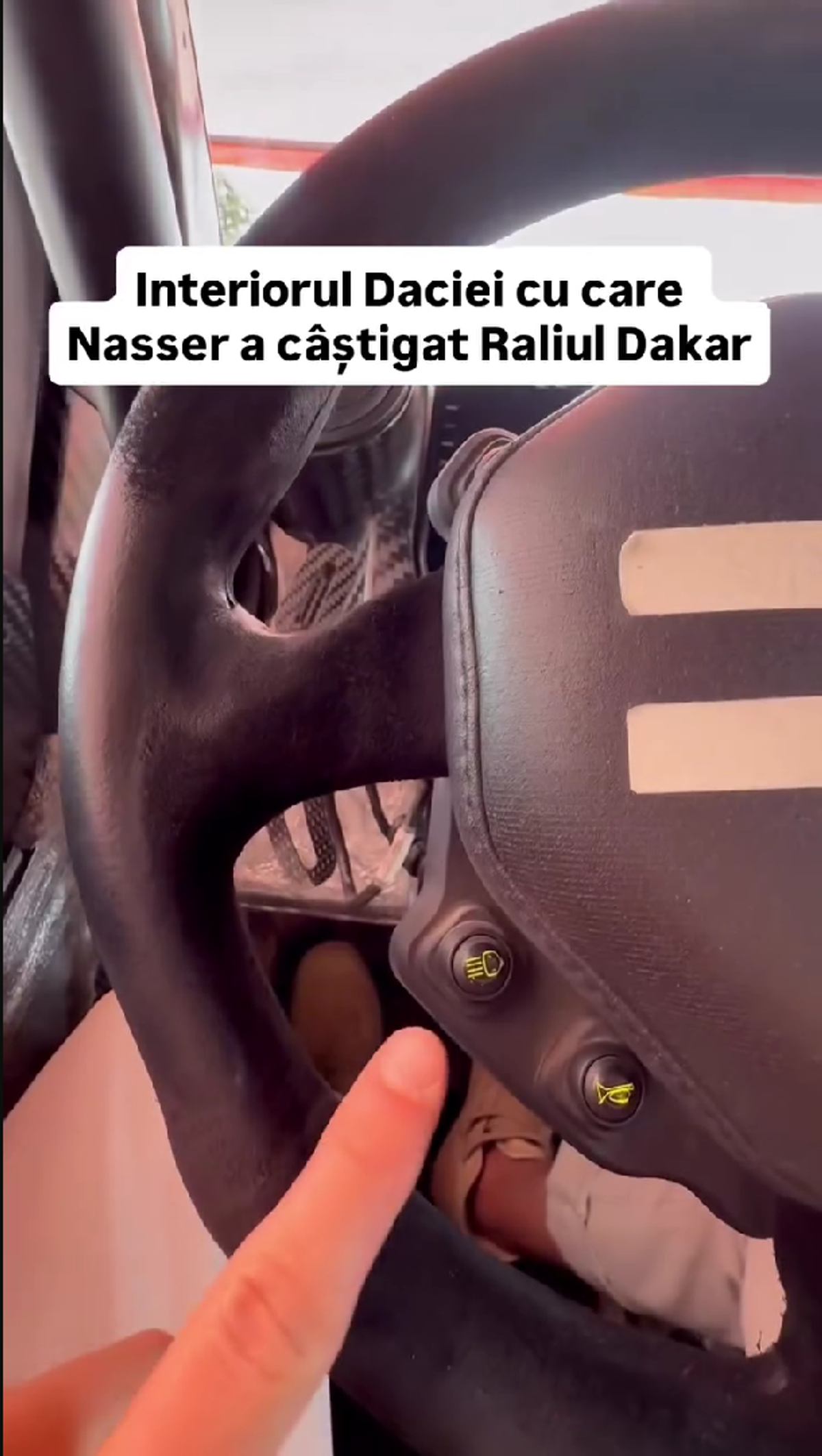 Cum arată interiorul Daciei care a scris istorie la Dakar