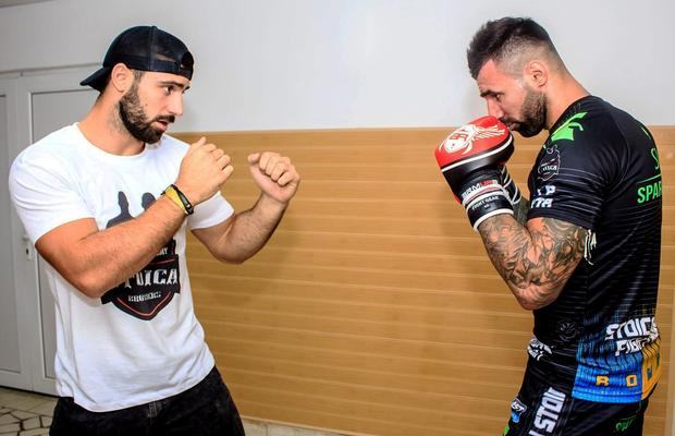 EXCLUSIV VIDEO Q&A cu Andrei și Bogdan Stoica: ce au învățat de la Moroșanu, cartea, filmul și fotbalistul preferate