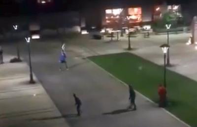 VIDEO Gest superb făcut de Novak Djokovic! Meci de dublu jucat alături de 3 puști pe o stradă din Belgrad