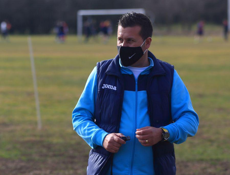 Marius Rotaru VIDEO, FOTO „Tavi, tataia Ionel te iubește!” » Reportaj GSP în satul natal al lui Octavian Popescu, perla FCSB crescută din grâu și porumb: „Pff, nu mai pot, îmi vine să plâng”