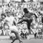 Pele facea spectacol in orice meci