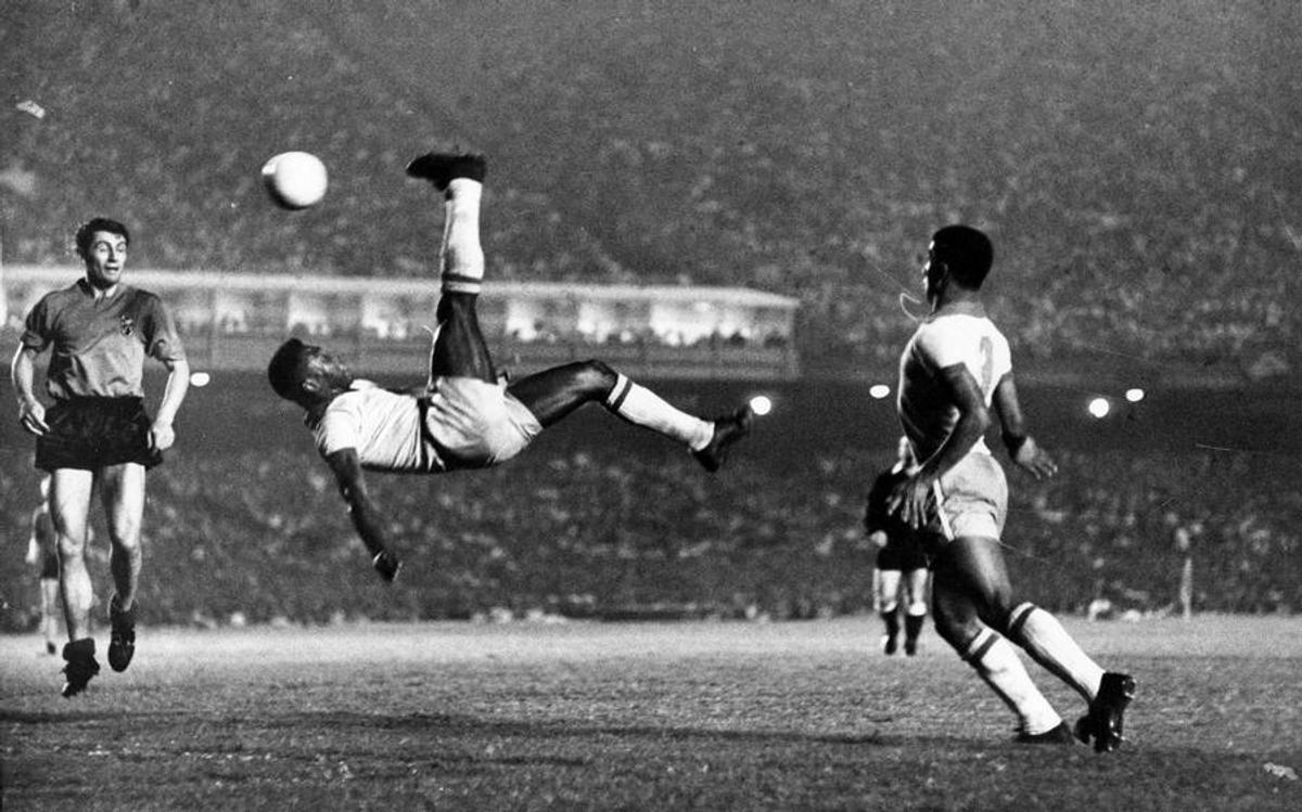 Imagini din documentarul Pelé (2021)
