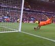 Emiliano Martinez, portarul lui Aston Villa, a devenit ținta glumelor pe internet după meciul cu Arsenal, câștigat de „tunari” cu 4-2.