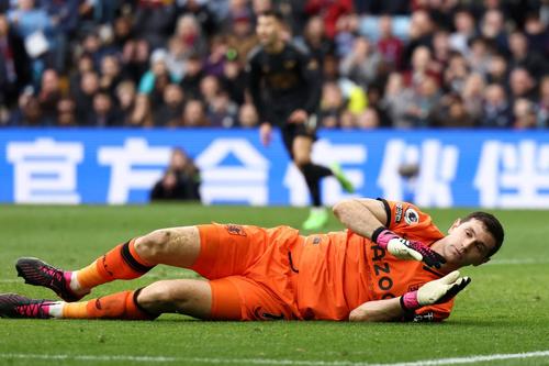 Emiliano Marinez (30 de ani), portarul lui Aston Villa, l-a supărat pe antrenorul Unai Emery în timpul meciului cu Arsenal, pierdut cu 2-4/ foto Imago Images