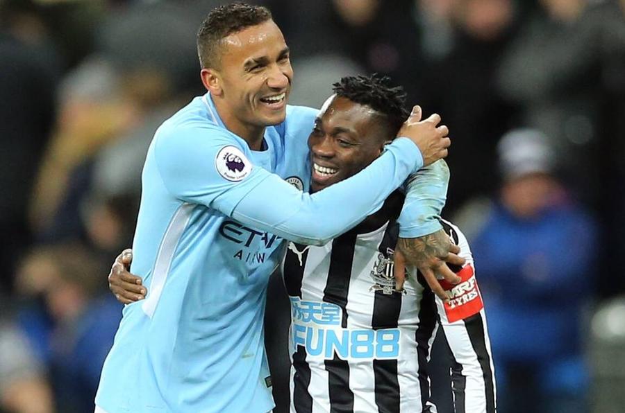 Danilo și Atsu, moment superb de prietenie în Premier League / FOTO: Imago „Am fost spălat pe creier!” » Brazilianul Danilo dezvăluie inamicul ascuns, care l-a devastat psihic, și ce antrenor l-a ajutat