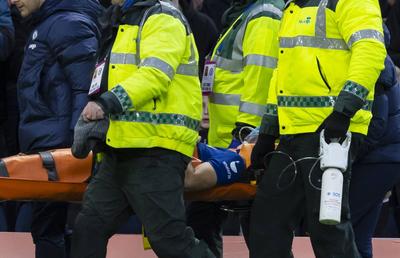 Momente delicate pe Stamford Bridge » Căpitanul lui Chelsea a avut nevoie de mască de oxigen