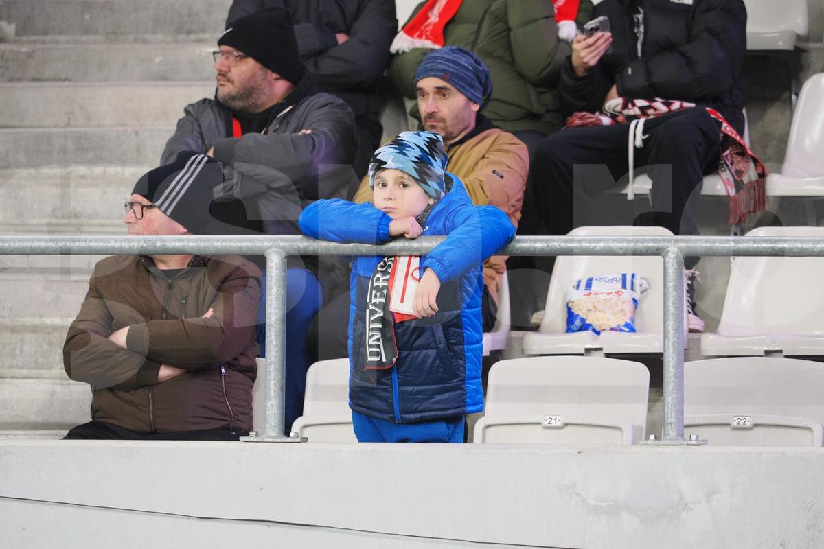 Dinamo - Oțelul 3-1 » Roșu aprins, Dinamo se ridică! Trupa lui Kopic a neutralizat-o și pe Oțelul. Cronica și notele date de Cristian Geambașu