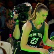 Sabrina Ionescu l-a înfruntat pe Steph Curry la All Star Game. Foto: NBA