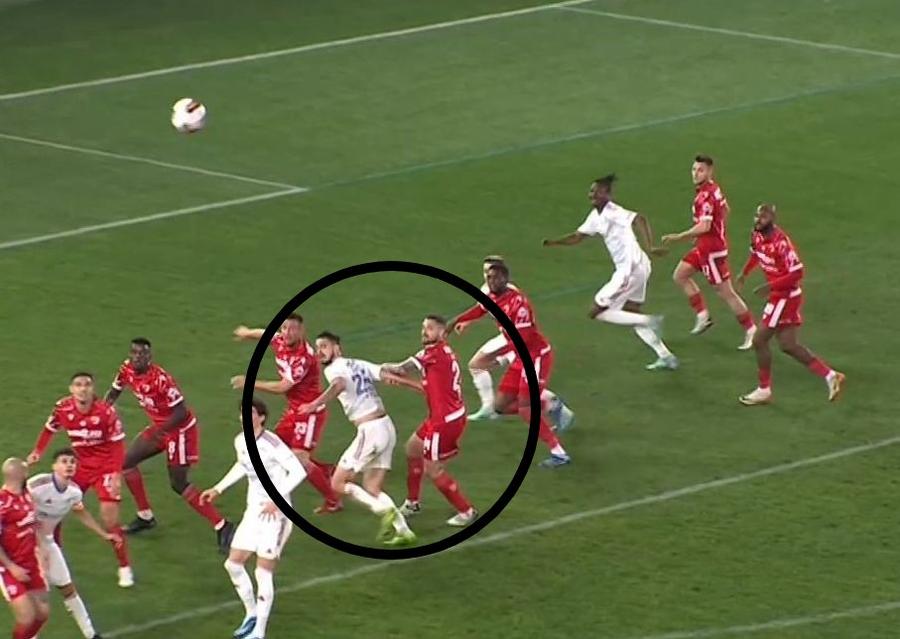 Dinamo - Oțelul 3-1 » Roșu aprins, Dinamo se ridică! Trupa lui Kopic a neutralizat-o și pe Oțelul. Cronica și notele date de Cristian Geambașu